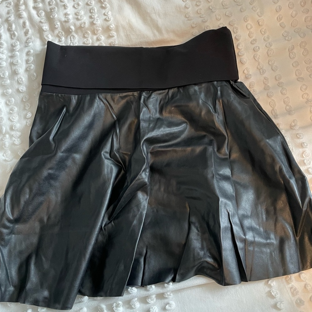 Wilfred free leather skirt